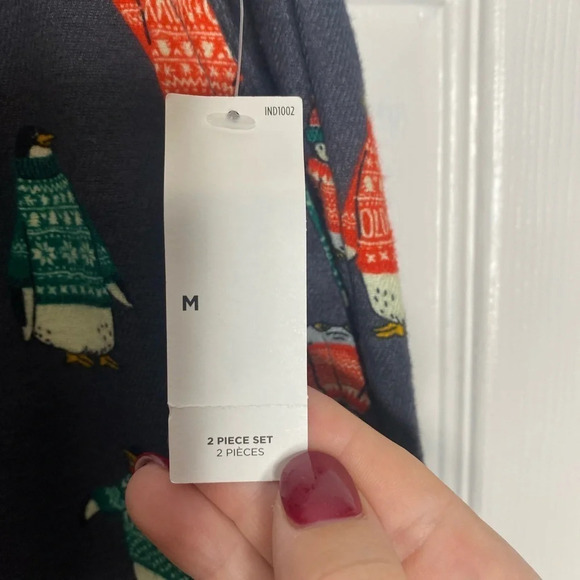 OLD NAVY Holiday Christmas Sweater Penguin PJ pants Mens M/Woman’s L - Picture 5 of 5